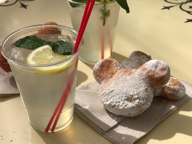 Mickey-Beignet-Disneyland-750x563