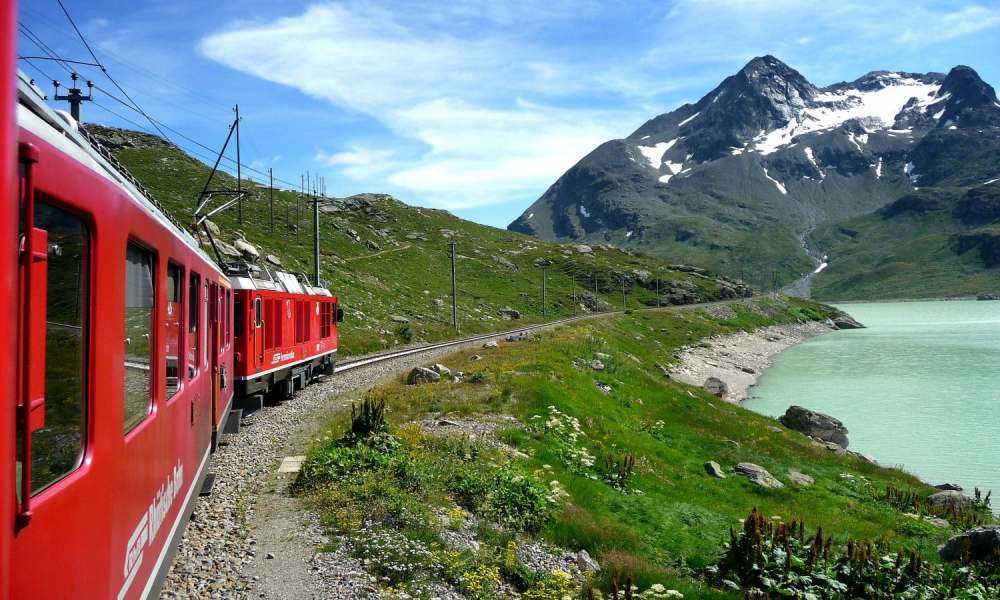 bernina-express-train-day-trip-to-the-swiss-alps_header-24124