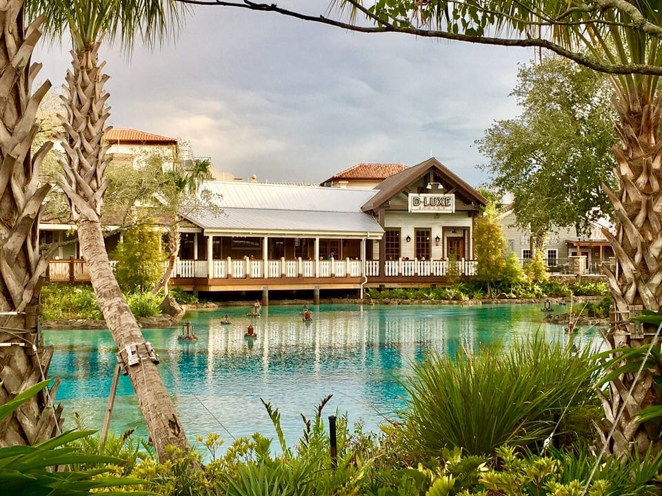 d-luxe-burger-review-outside-across-water