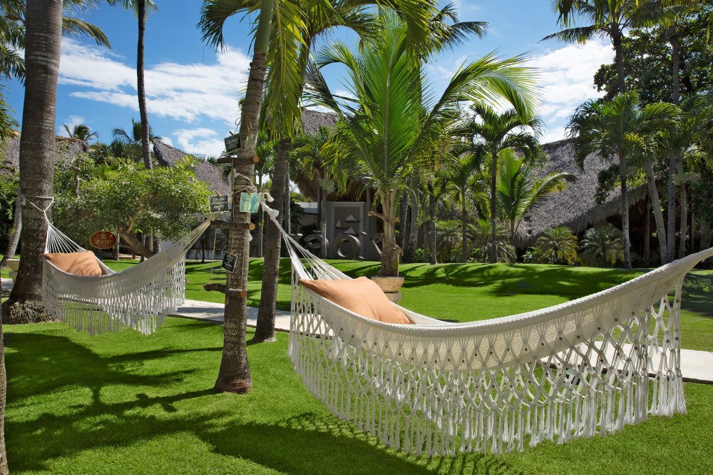 ZOAPC-EXT-Hammocks_1A-RGB
